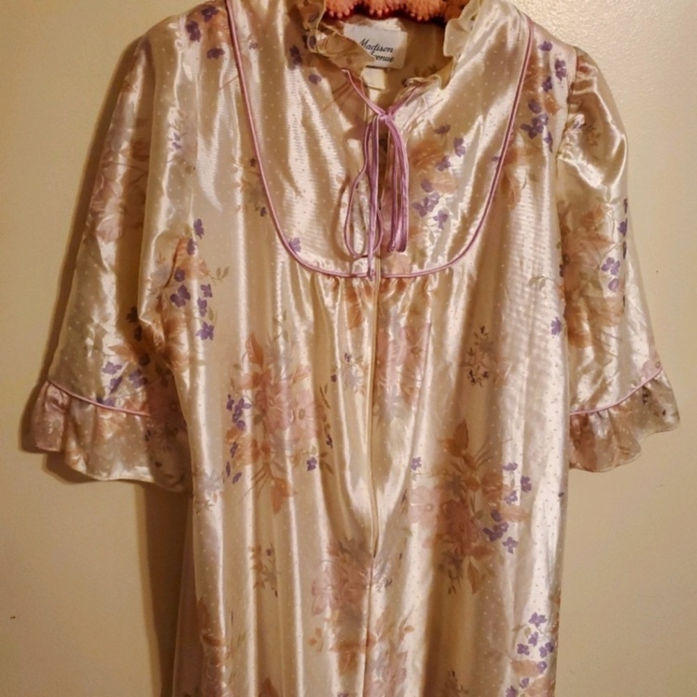 Vintage Floral Robe